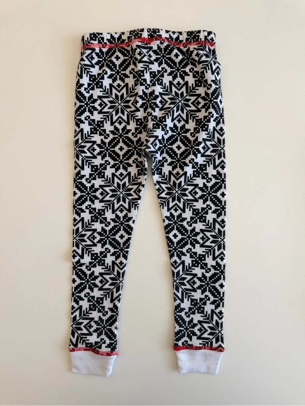 Cuddl Duds Girls Thermal: Black/White  Snowflake